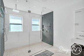 Sophia's Compound resort w heated pool