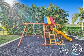 Sophia's Compound resort w heated pool