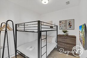 Sophia's Compound resort w heated pool