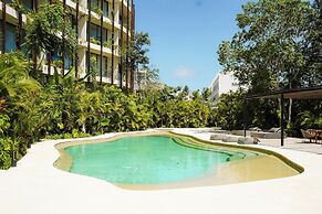 Mistiq Gardens