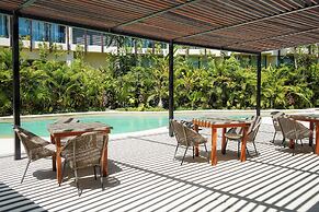 Mistiq Gardens