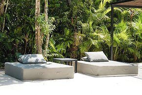 Mistiq Gardens