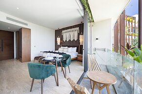 Mistiq Gardens
