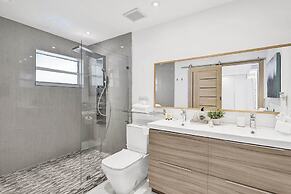 Heated Private Pool 4BR Modern home