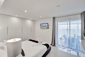 Heated Private Pool 4BR Modern home