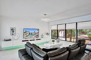 Heated Private Pool 4BR Modern home