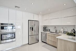 Heated Private Pool 4BR Modern home