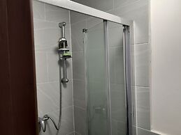 Captivating 4-bed Apartment