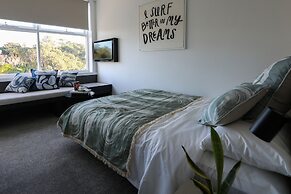 Barrys Beach Road Hotel