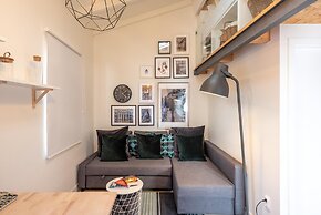 Mezzanine Stylish Apartment U by Vacationy