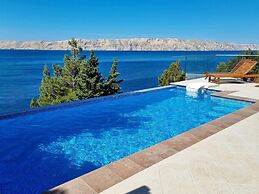Villa Relax, Amazing View and 2 Pools