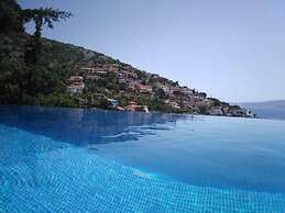 Villa Relax, Amazing View and 2 Pools