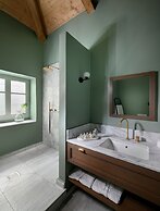 ATHINAIDOS QUARTERS BY K&K