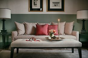 ATHINAIDOS QUARTERS BY K&K