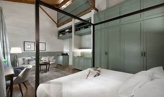 ATHINAIDOS QUARTERS BY K&K