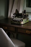 ATHINAIDOS QUARTERS BY K&K