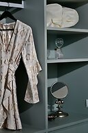 ATHINAIDOS QUARTERS BY K&K