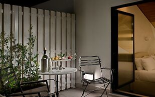 ATHINAIDOS QUARTERS BY K&K