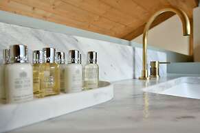 ATHINAIDOS QUARTERS BY K&K