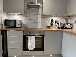 Modern & Comfortable 2BR Apartment