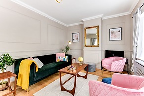 Beautiful 4 Bed House, 3 Minutes to Sea, Sleeps 8