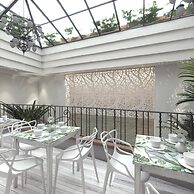 Gardi Hotel & Suites