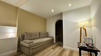 Gardi Hotel & Suites