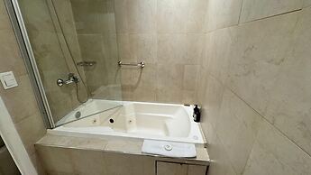 Gardi Hotel & Suites