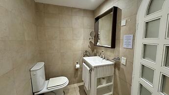 Gardi Hotel & Suites