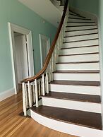 Captain Sweetser's Inn