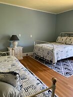 Captain Sweetser's Inn