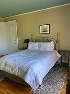 Captain Sweetser's Inn