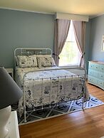 Captain Sweetser's Inn