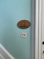 Captain Sweetser's Inn