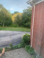 Captain Sweetser's Inn