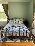 Captain Sweetser's Inn