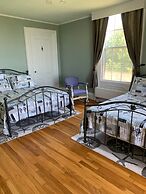 Captain Sweetser's Inn