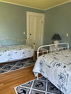 Captain Sweetser's Inn