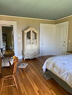 Captain Sweetser's Inn