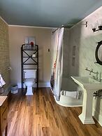 Captain Sweetser's Inn