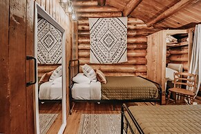 76GS - Genuine Log Cabin - WI-FI - Pets Ok - Sleeps 4
