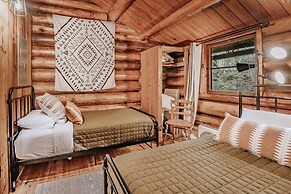 76GS - Genuine Log Cabin - WI-FI - Pets Ok - Sleeps 4