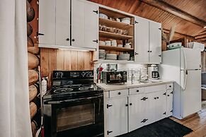 76GS - Genuine Log Cabin - WI-FI - Pets Ok - Sleeps 4