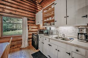 76GS - Genuine Log Cabin - WI-FI - Pets Ok - Sleeps 4