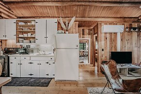 76GS - Genuine Log Cabin - WI-FI - Pets Ok - Sleeps 4