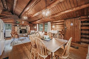 76GS - Genuine Log Cabin - WI-FI - Pets Ok - Sleeps 4