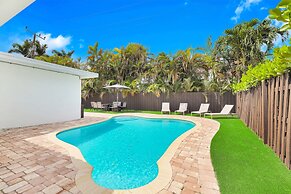 Family-Friendly Beach House, Steps to Beach