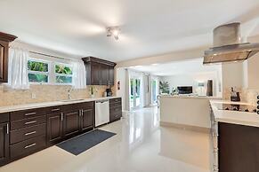 Family-Friendly Beach House, Steps to Beach