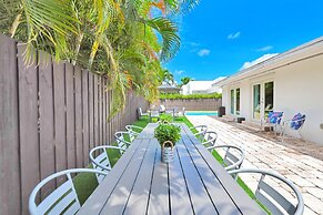Family-Friendly Beach House, Steps to Beach