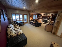 Grand View Log Cabin